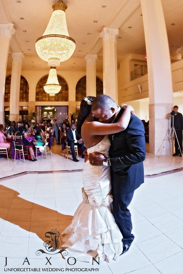 Newly marriage couple's First Dance in the cavernous grand Atrium under the massive chandeliers at 200 Peachtree Atlanta