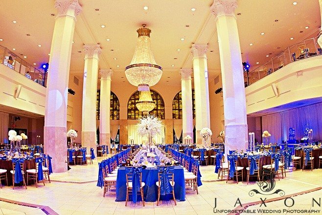 Estate table inside the grand Atrium at 200 Peachtree | Published by the Knot's Wedding Channel